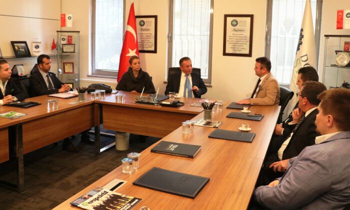 Bursa Vergi Dairesi Başkanı Nuri Karakaş DOSABSİAD’ı ziyaret etti