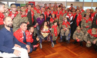 Bursa’da engelli askerlerin kına eğlencesi