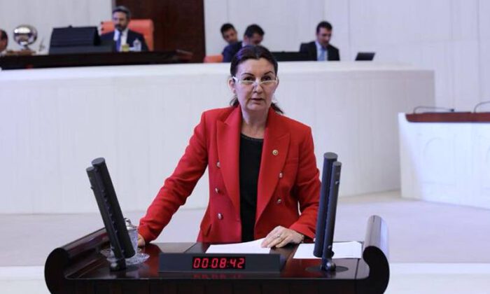 Karabıyık’tan Uludağ Üniversitesi İİBF Dekanı Arı’ya istifa çağrısı! 