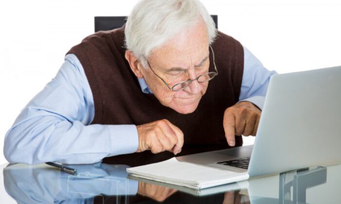 Yaşlı kullanıcıların 4’te 1’i internette korumasız