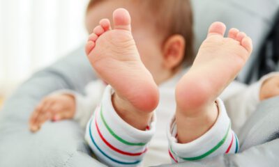 Bebeğinizi giydirirken dikkat etmeniz gerekenler