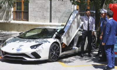 Kenan Sofuoğlu, Lamborghini spor aracıyla Meclis’te…