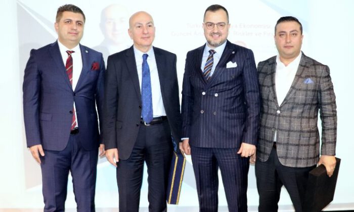 Hocalar, Bursa’da ekonomi gündemini değerlendirdi