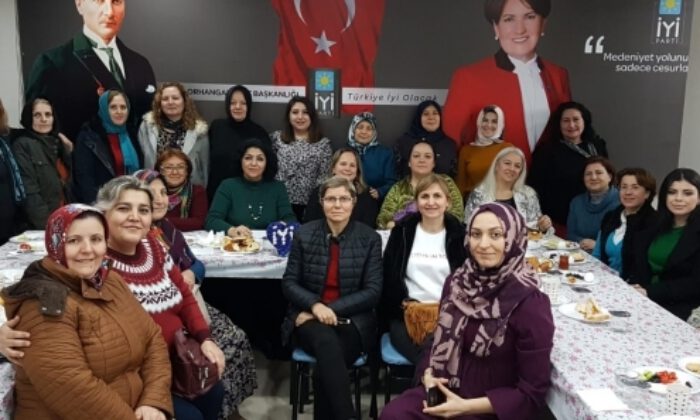 Bursa’da kadınlar, İYİ’ler harekatında buluştu