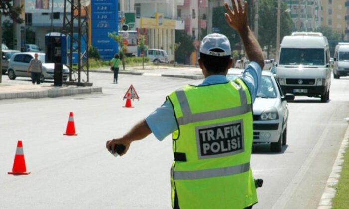 Bursa’da trafiği tehlikeye düşüren kamyonet sürücüsüne 5 bin 10 lira ceza