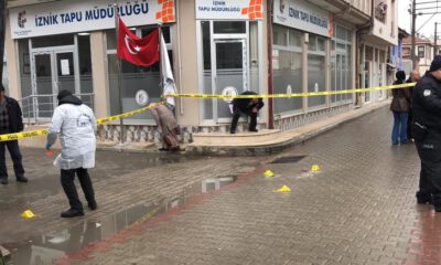 Bursa’da tapu dairesi önünde silahlı kavga