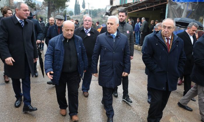 Bursa Büyükşehir Belediye Başkan Adayı Bozbey, Gemlikliler’i dinledi