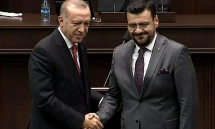 Vatandaştan AKP’ye geçen Tamer Akkal’a büyük tepki!