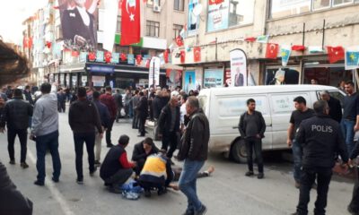 Minibüs İYİ Parti seçim bürosuna daldı, çok sayıda yaralı var!