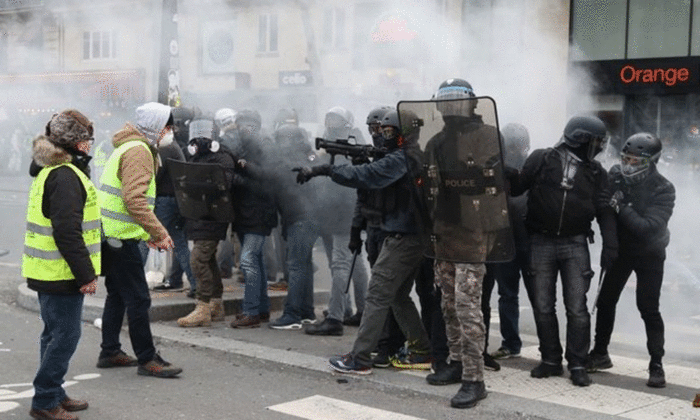 Fransa’da Sarı Yelekliler yeniden sokaklarda!