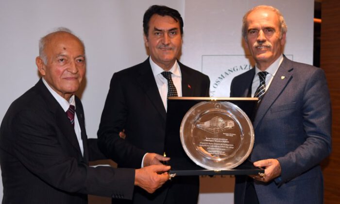 Osmangazi’de eski başkanlardan Mustafa Dündar’a hizmet övgüsü…