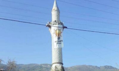 Cami minaresine AK Parti bayrağı astılar!