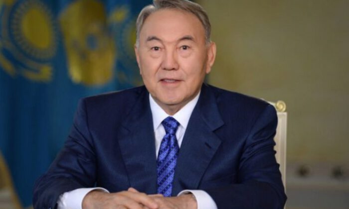 Kazakistan Devlet Başkanı Nazarbayev istifa etti