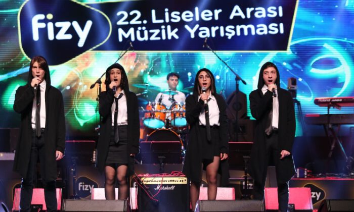 Bursalı öğrenciler İstanbul’dan ödülle döndü