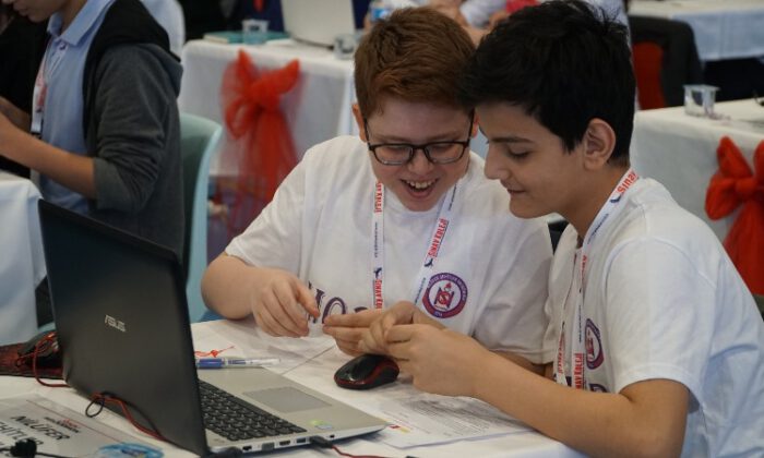 Geleceğin yazılımcıları Bursa Sınav Okulları’nda yarıştı