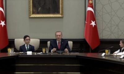 Cumhurbaşkanı Erdoğan koltuğunu devretti