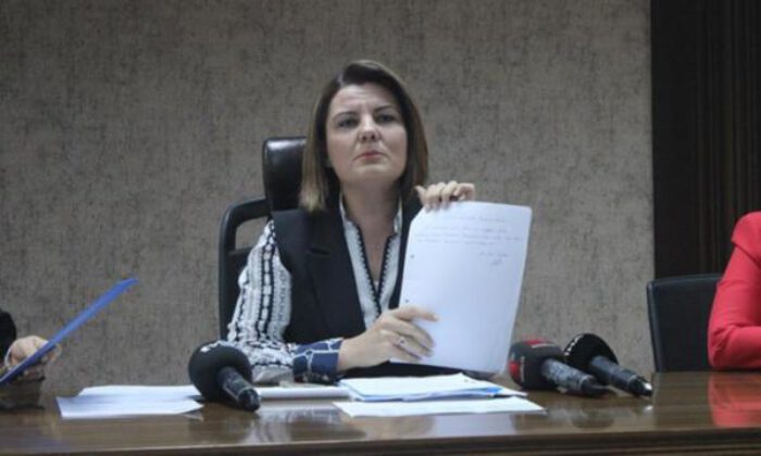 İzmit Belediye Başkanı Hürriyet, bankamatik memurlarını ifşa etti