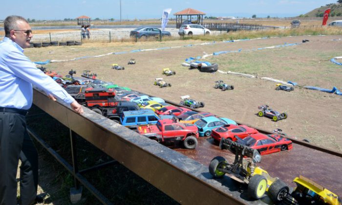 Karacabey’de ‘RC Model Araç Yarışları’ heyecanı…