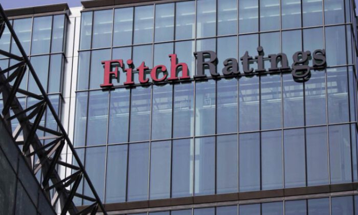 Fitch, 14 Türk bankasının notunu indirdi