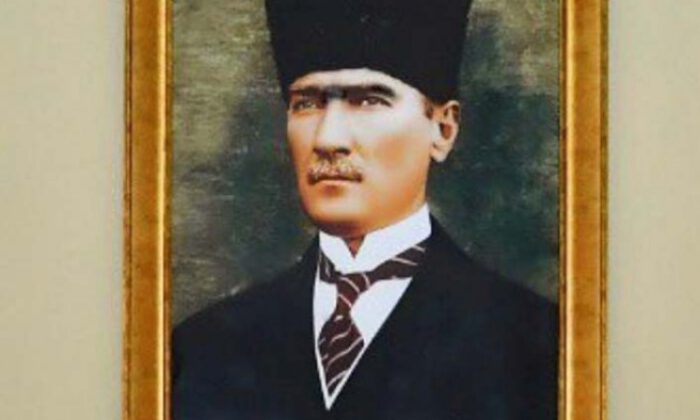 İstanbul Valiliği’nden skandal Atatürk paylaşımı!