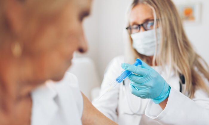 Kovid-19 ve grip vakalarındaki artışa karşı ‘maske ve aşı’ uyarısı