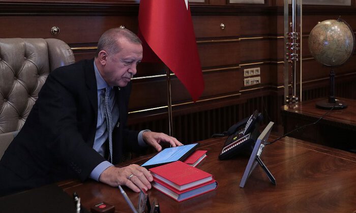 Erdoğan’dan ‘sosyal medya’ tepkisi