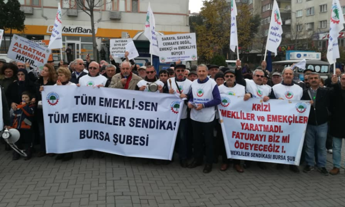 Tüm Emekli-Sen Bursa Şubesi üyelerinden tencere-tavalı protesto