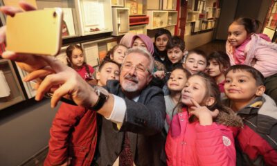 Başkan Erdem’den müzede selfie