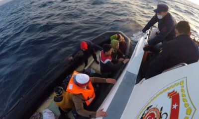 Yunan kara sularında geri itilen düzensiz göçmenler, kurtarıldı