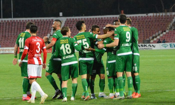 Rakipleri kaybetti, Bursaspor kazanarak ‘hayata döndü’