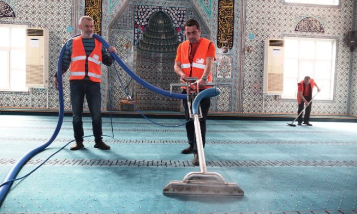 Nilüfer’de ibadethaneler temizleniyor
