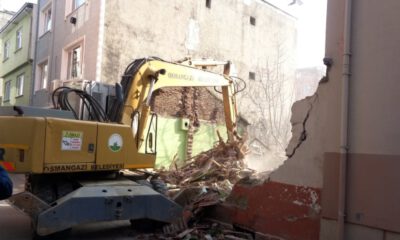 Osmangazi’de metruk binalar tek tek yıkılıyor