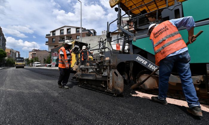 Osmangazi Belediyesi’nden sokağa çıkma yasağında asfalt atağı