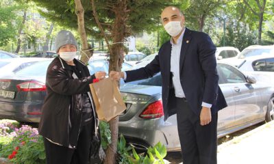 Bakırköy Belediyesi, Anneler Günü’nü evlere giderek kutladı