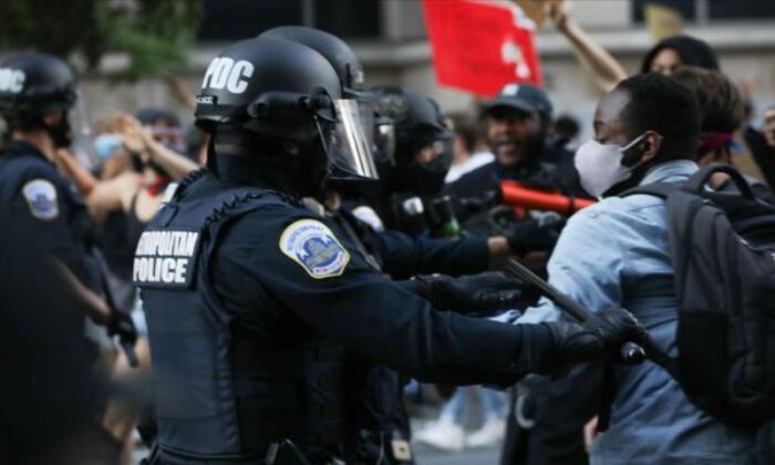 ABD’de polisin aşırı güç kullanmasını yasaklayan tasarıya onay…