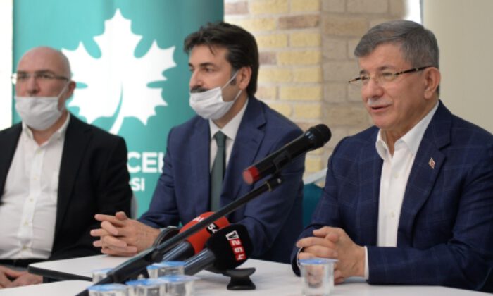 Davutoğlu: Hiçbir siyasi partiye ön yargılı yaklaşmayız