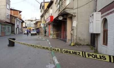 Bursa’da silahlı kavgada yoldan geçen kişi vurularak öldü