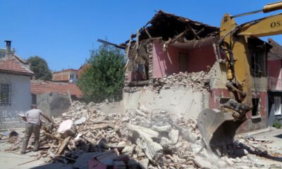 Osmangazi’de 42 metruk bina yıkıldı