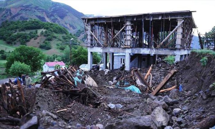 Bingöl’de 5,7 büyüklüğündeki deprem sonrası 90 artçı deprem…