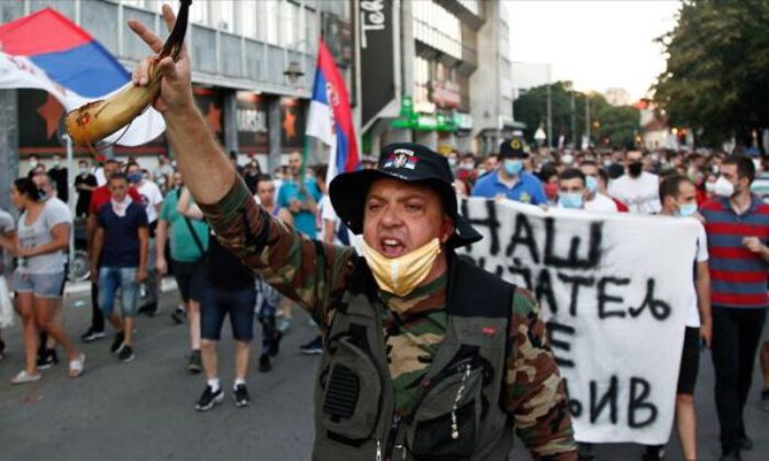 Sırbistan’da hükümet karşıtı gösteriler ülke geneline yayıldı
