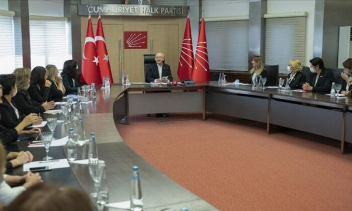 Kılıçdaroğlu, CHP Kadın Kolları üyeleri ile buluştu