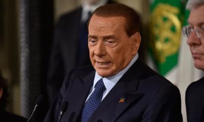 Eski İtalya Başbakanı Silvio Berlusconi, Kovid-19’a yakalandı