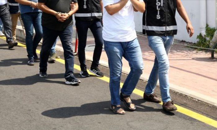 İstanbul merkezli FETÖ operasyonu: 32 şüpheli gözaltında