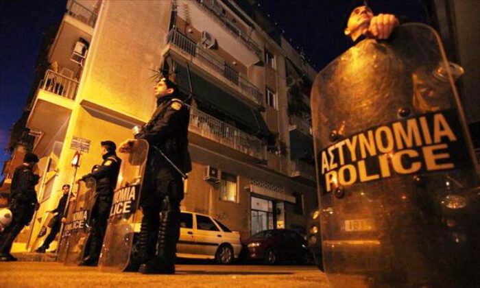 Yunanistan’da terör örgütü DHKP-C yanlıları polisle çatıştı