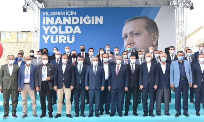 AK Parti Bursa’da ilçe kongrelerini tamamladı