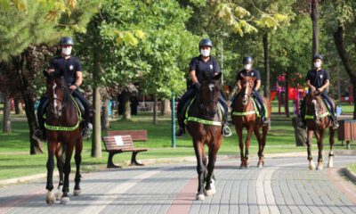 Bursa’da atlı polisler göreve hazır