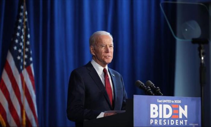 ABD’de Demokrat aday Joe Biden, erken oy kullandı