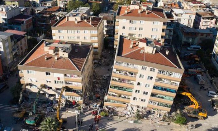 İzmir’deki depremde can kaybı 25’e, yaralı sayısı 831’e yükseldi