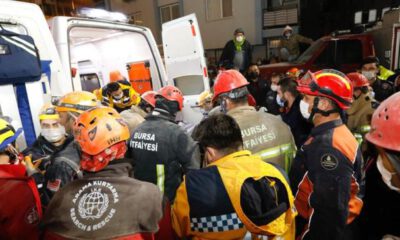 İBB arama kurtarma ekipleri zamanla yarışıyor