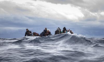 Libya açıklarında düzensiz göçmenleri taşıyan tekne battı: 74 ölü